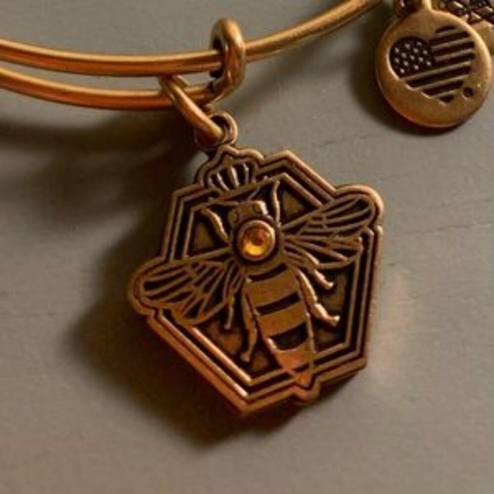 Alex and Ani Queen Bee 🐝 Swarovski Crystal Bangle 689